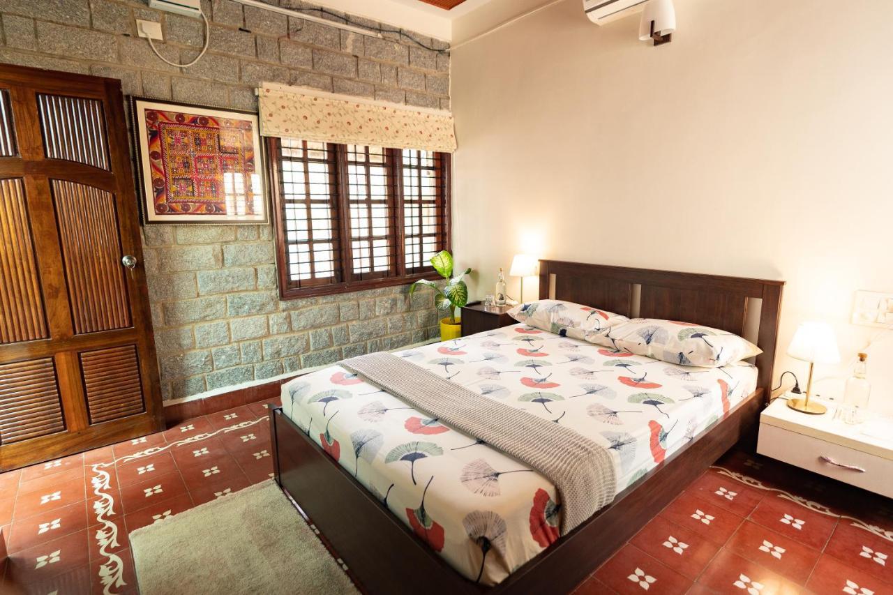 Luho Stone House Bed & Breakfast Bangalore Dış mekan fotoğraf