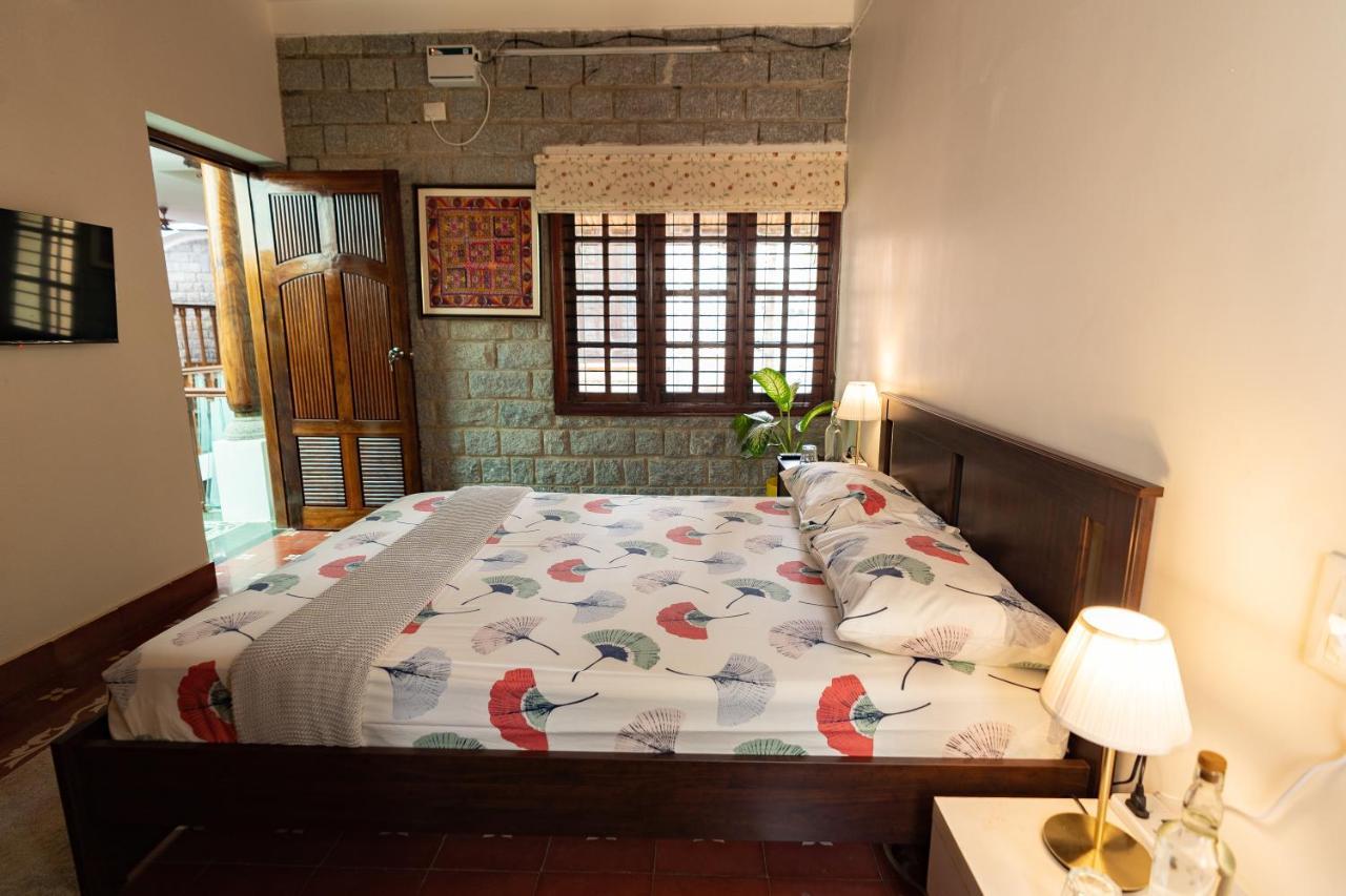 Luho Stone House Bed & Breakfast Bangalore Dış mekan fotoğraf