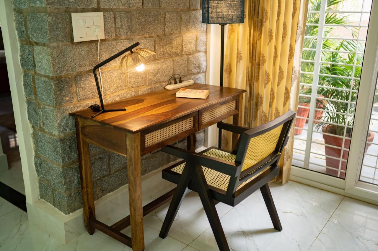 Luho Stone House Bed & Breakfast Bangalore Dış mekan fotoğraf