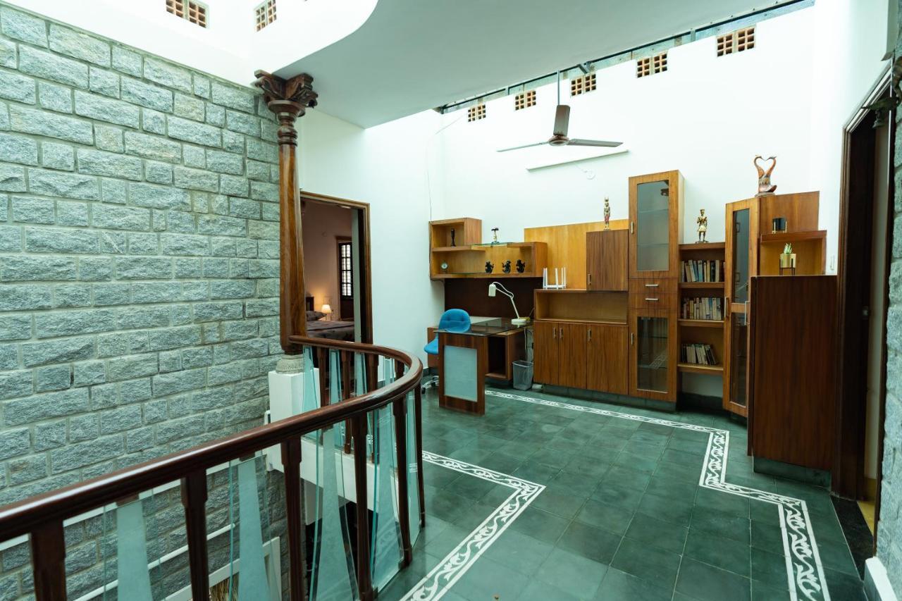 Luho Stone House Bed & Breakfast Bangalore Dış mekan fotoğraf